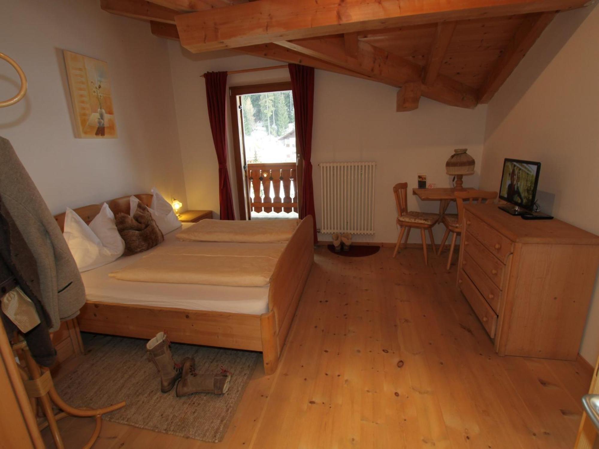 Hotel Garni Ortles Selva di Val Gardena Exterior foto